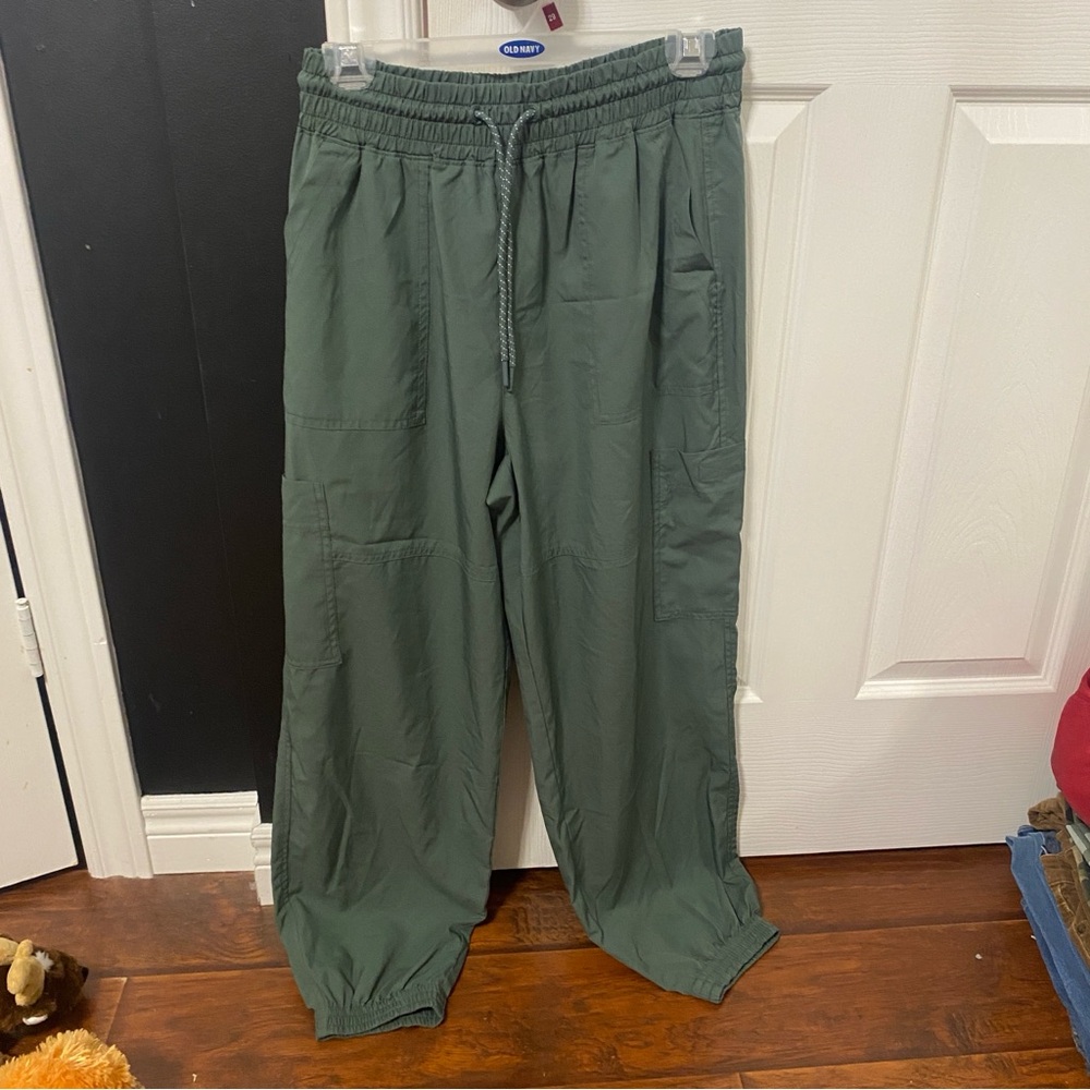 Old Navy Women's Relaxed Fit Pants in Olive Green